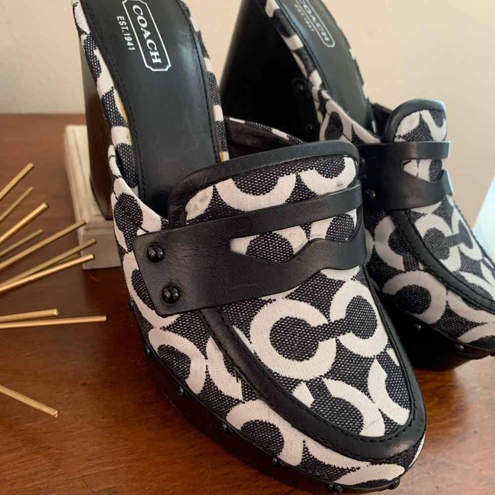 GUC Coach Signature Clogs size 8